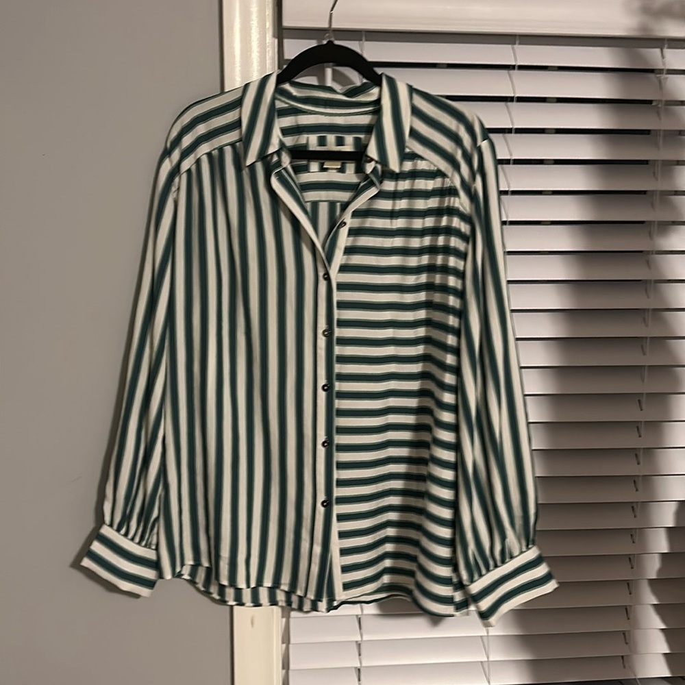 Anthropologie - Maeve button down size L